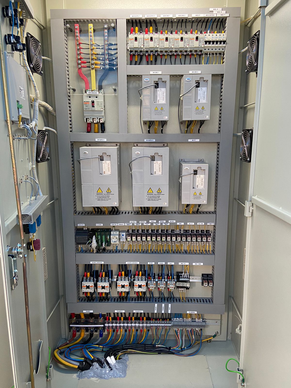 Panel cooling tower